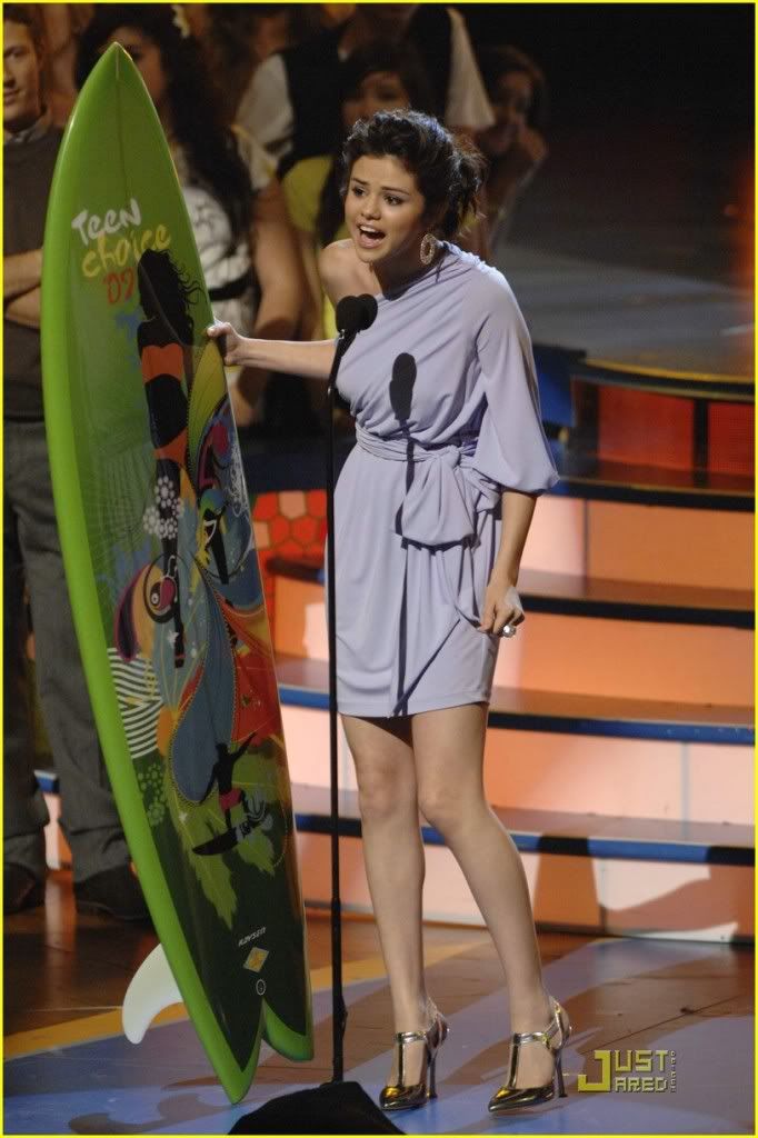 selena-gomez-summer-star-03.jpg...