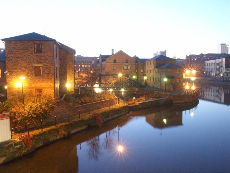 20080526133137_leeds_canal1-1.jpg