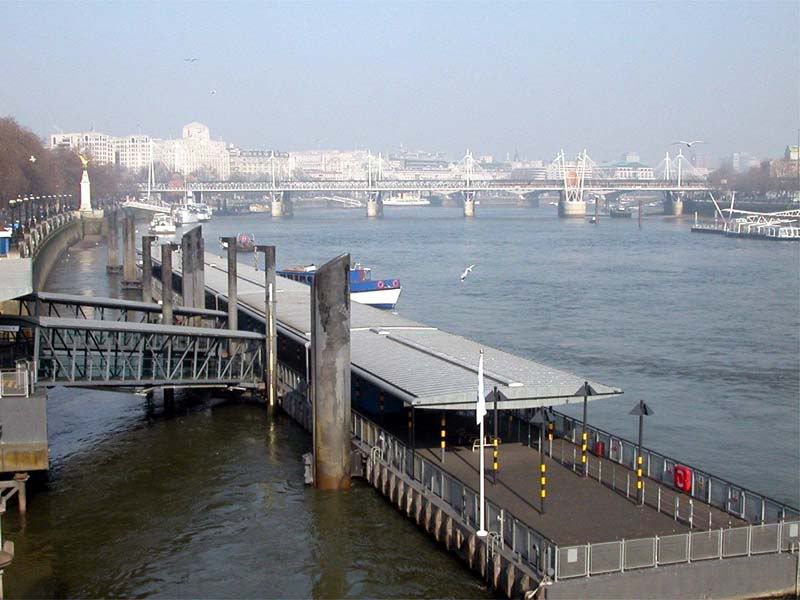 20080527185808_london_thames_riv-1.jpg