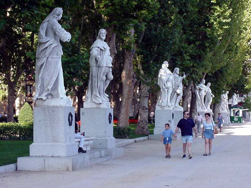 20080528180541_madrid_plaza_de_orie.jpg
