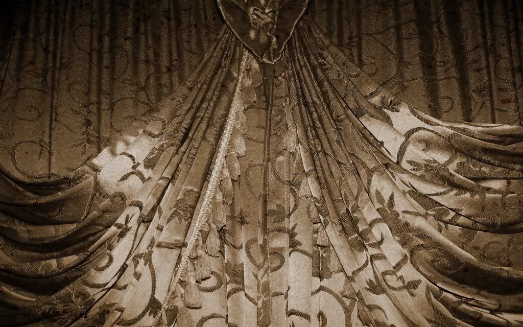 goldencurtain.jpg