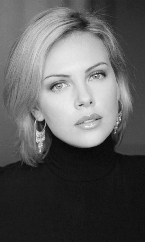 Charlize1.jpg
