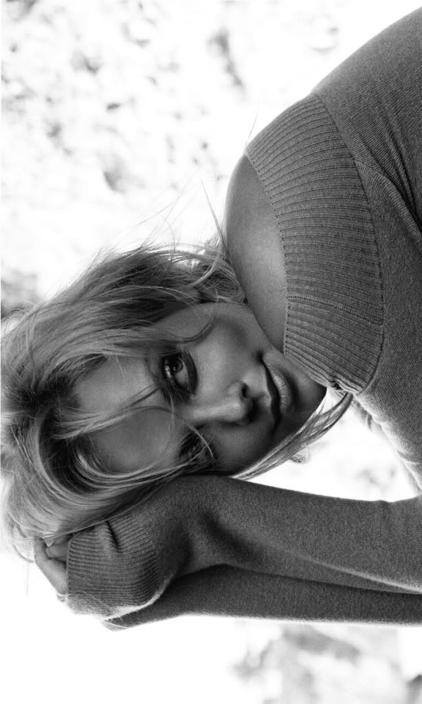 Charlize2.jpg