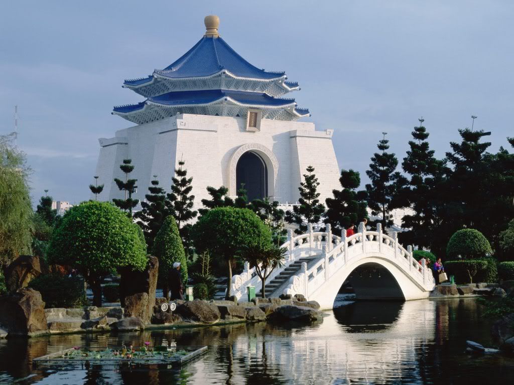 ChiangKai-ShekMemorialHallTaipeiTai.jpg
