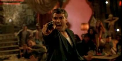 Seth Gecko (Geroge Clooney) va faire siffler les balles